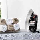 Ferro de Passar Roupa a Seco Black Decker Modelo VFA1110XM6 Base de Alumínio