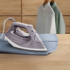 Ferro de Passar Seco e vapor Electrolux base cerâmica Glissium vapor vertical extra alta capacidade 1500W Cabo 1.80m ESI50