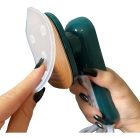 Mini Ferro De Passar Roupa Cabe Mala Bolsa Viagem Cor Verde 220V