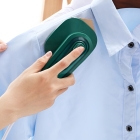 Mini Ferro De Passar Roupa Cabe Mala Bolsa Viagem Cor Verde 220V