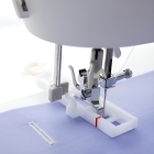 Máquina De Costura Eletrônica Singer C5605 Cor Branco