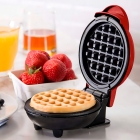 Forma De Waffle Elétrica Mini Formato Clássico Redonda Cor Preto / Vermelho